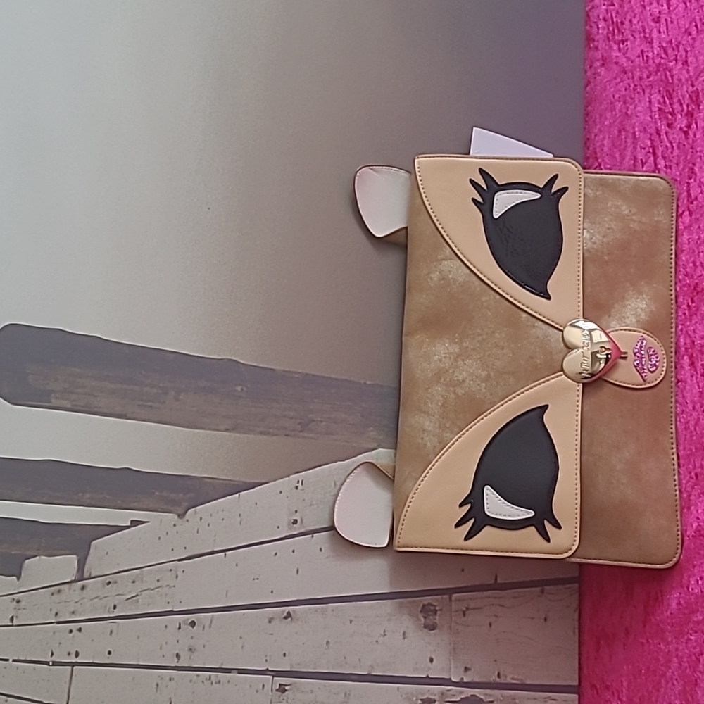 Betsey johnson Deer Clutch